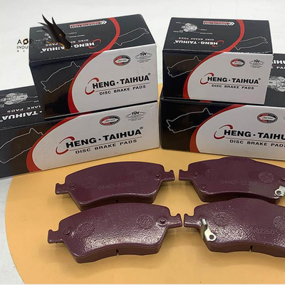 Os fabricantes produzem vários materiais de pastilhas dos freios Semi-metálicas 04465-02260