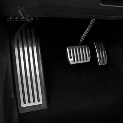 O pedal do pé do carro do pedal do resto do freio do acelerador da liga de alumínio dos acessórios acolchoa para o Tesla Model 3 Y modelo
